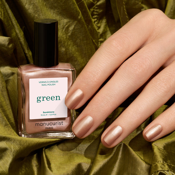 Manucurist Green schnoucí lak na nehty - Sandstone (15 ml)
