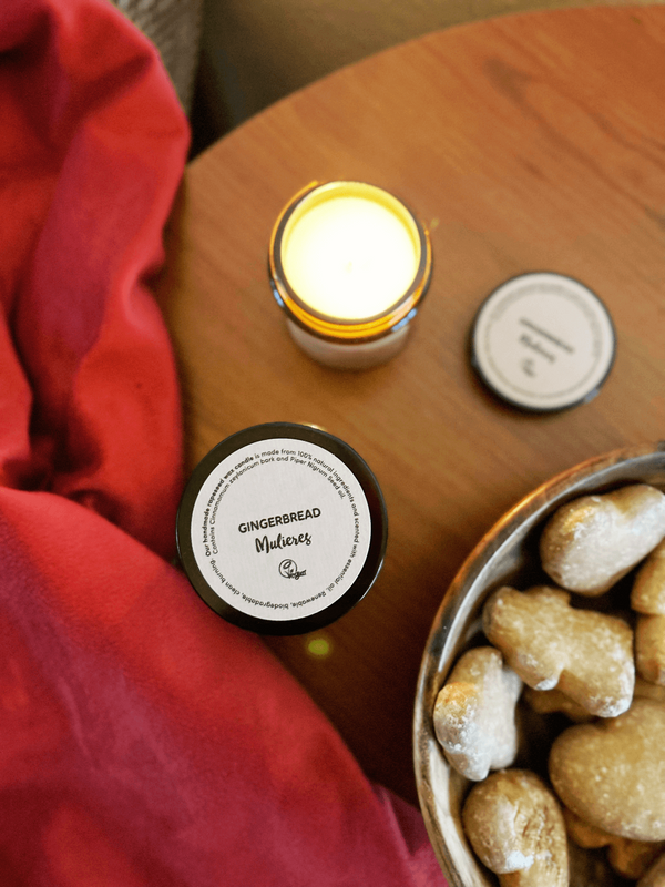 Mulieres Vonná svíčka ve skle - perník (180 ml)
