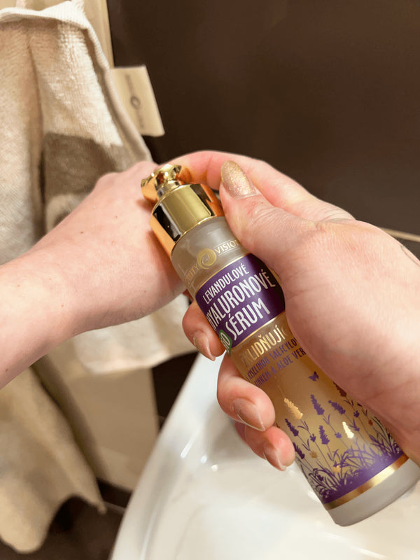 Purity Vision Zklidňující levandulové hyaluronové sérum (50 ml)