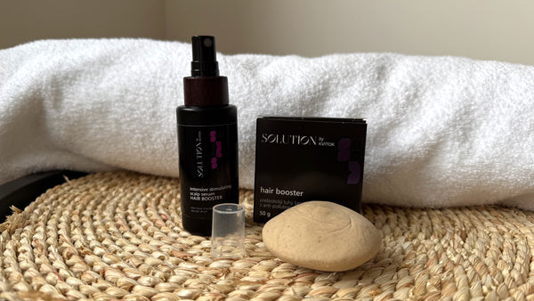 Kvitok Solution Prebiotický tuhý šampon s anti-pollution ochranou Hair Booster (50 g)