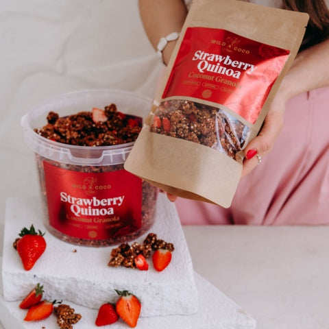 Wild & Coco Granola jahodová Quinoa a kokos (220 g)