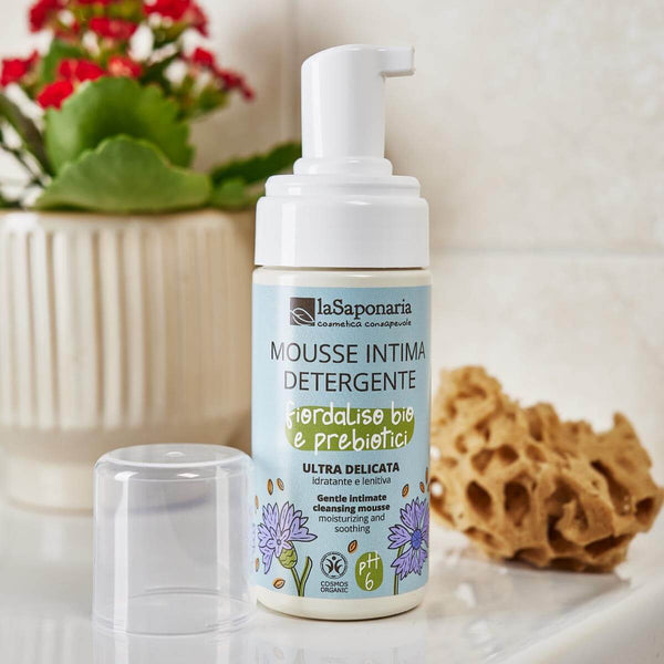 laSaponaria Intimní mycí pěna s chrpou & prebiotiky BIO (100 ml)