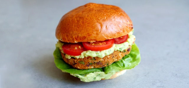 Batátový burger (i pro vegany) - videorecept