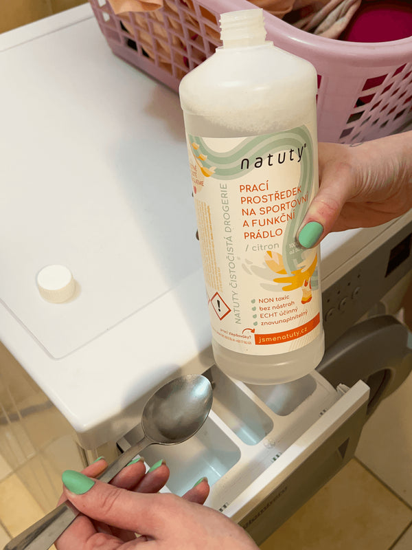Natuty Prací prostředek na sportovní a funkční prádlo s vůní citronu (1 l)