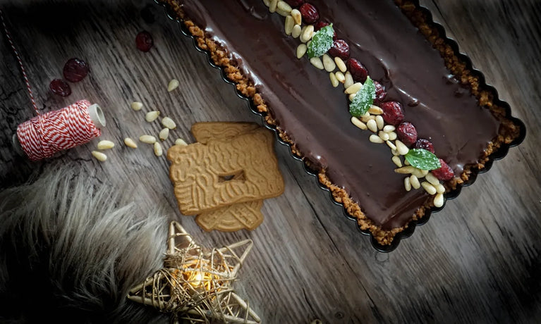 Čokoládová tarta se skořicí a tonkovou fazolí
