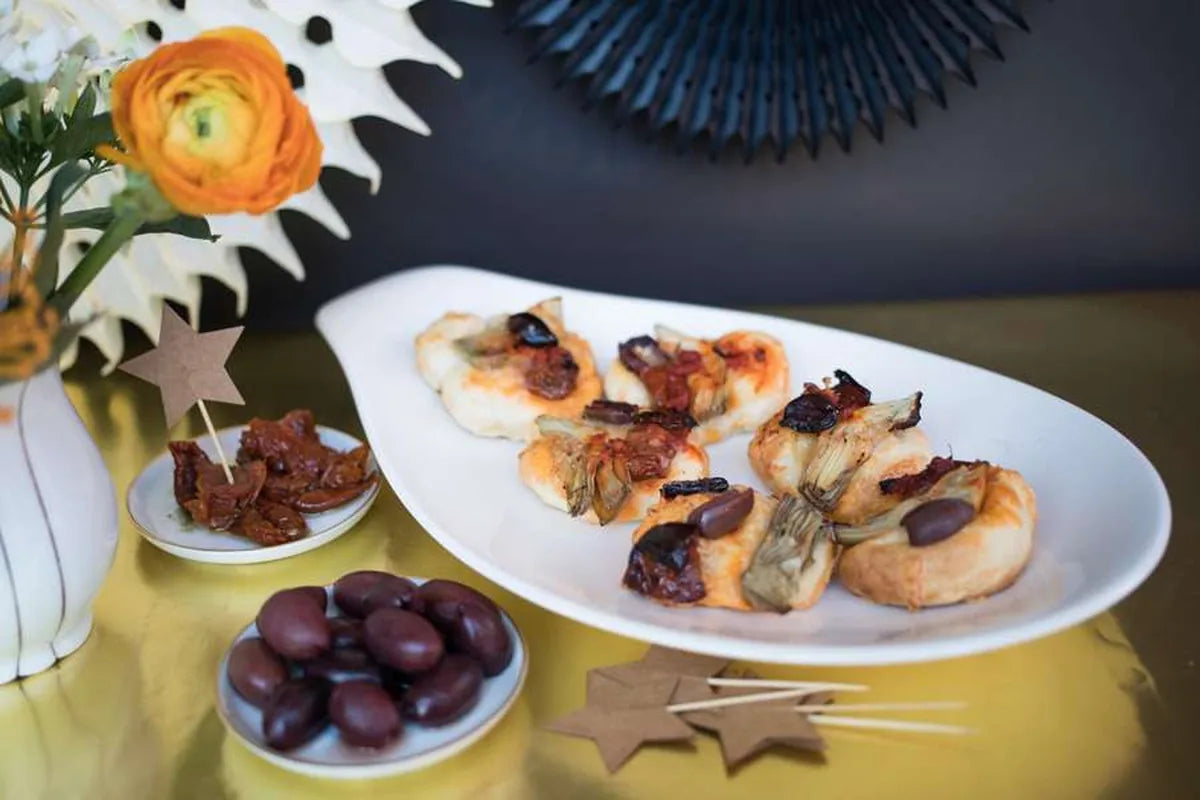 Pizzová sousta s olivami, artyčoky a sušenými rajčaty