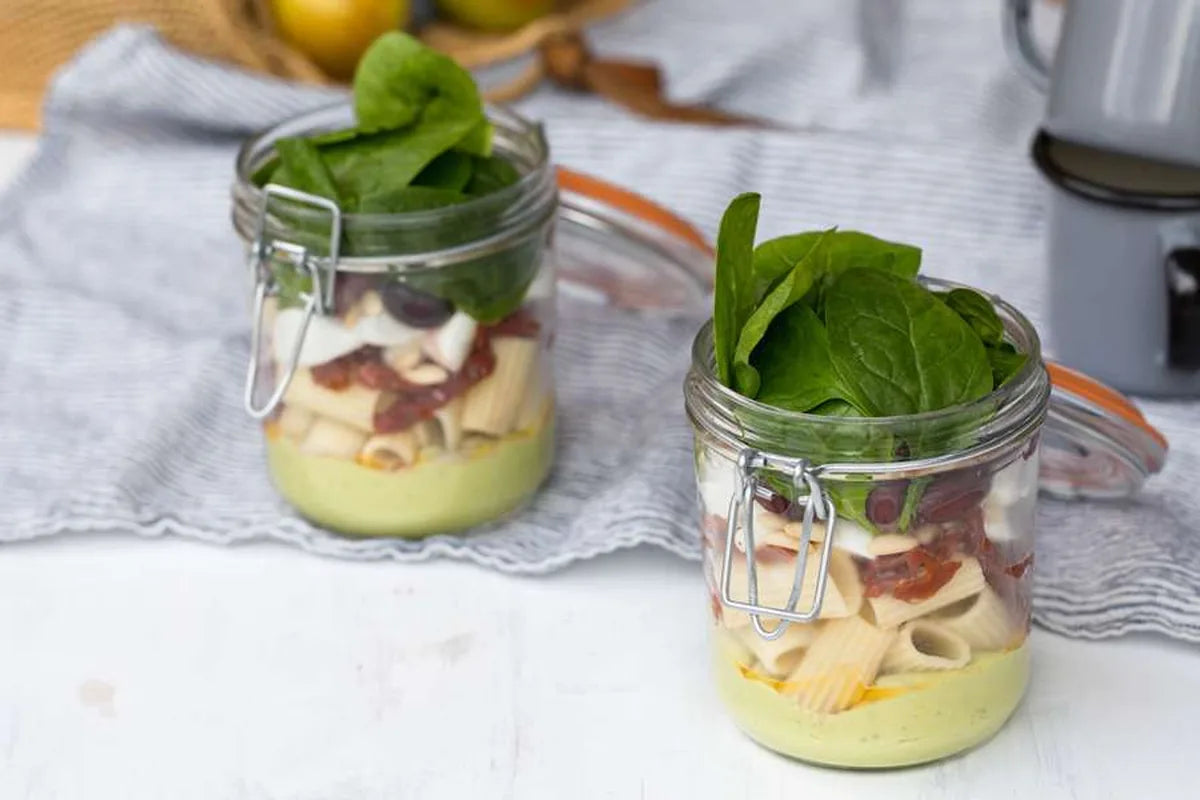 Těstovinový salát s avokádovým pesto dresinkem