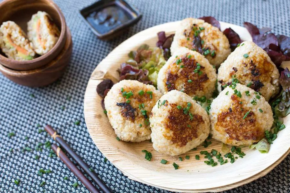 Yaki onigiri s batáty a avokádem